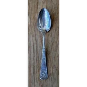 Vintage 1847 Rogers Bros XII 6 Serving Large Spoon Silver Plated 7 1/8"